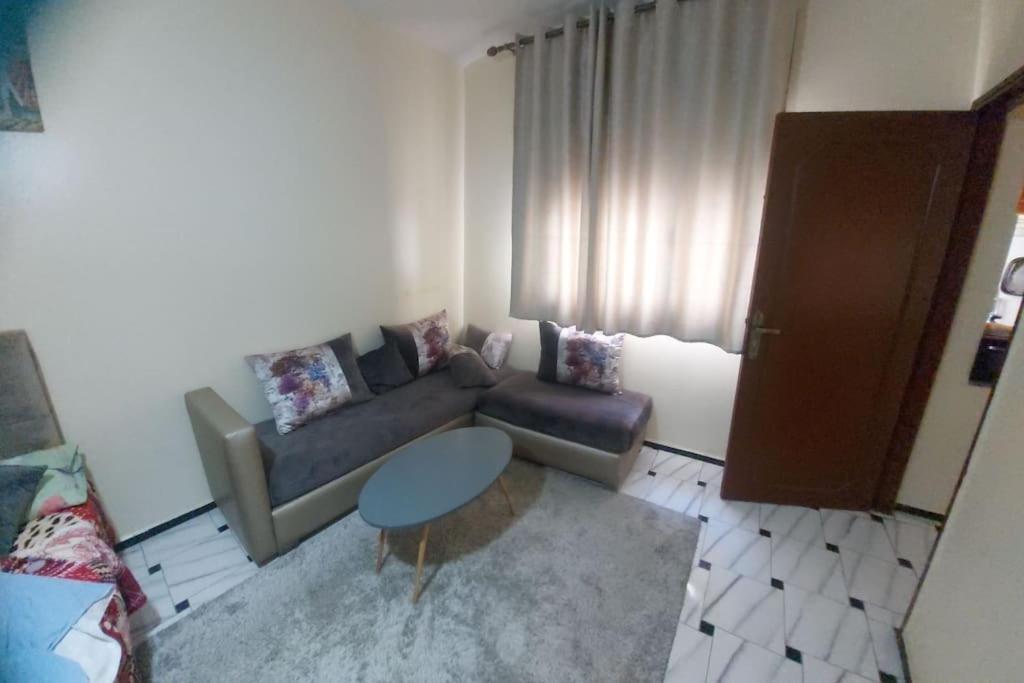 Appartement Au Centre De Tanger Nejma Esterno foto